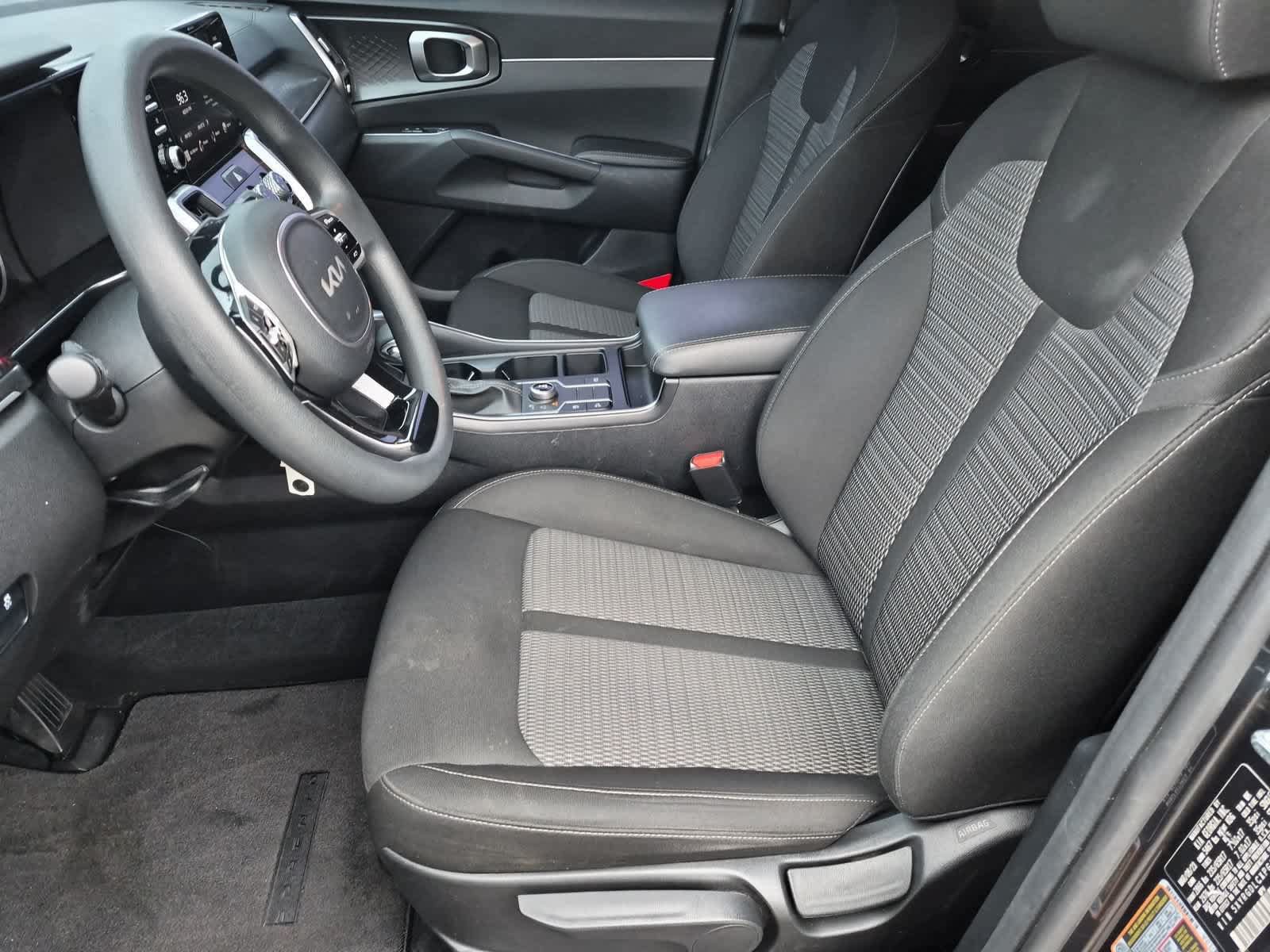 Used 2023 Kia Sorento LX AWD/4WD image 16