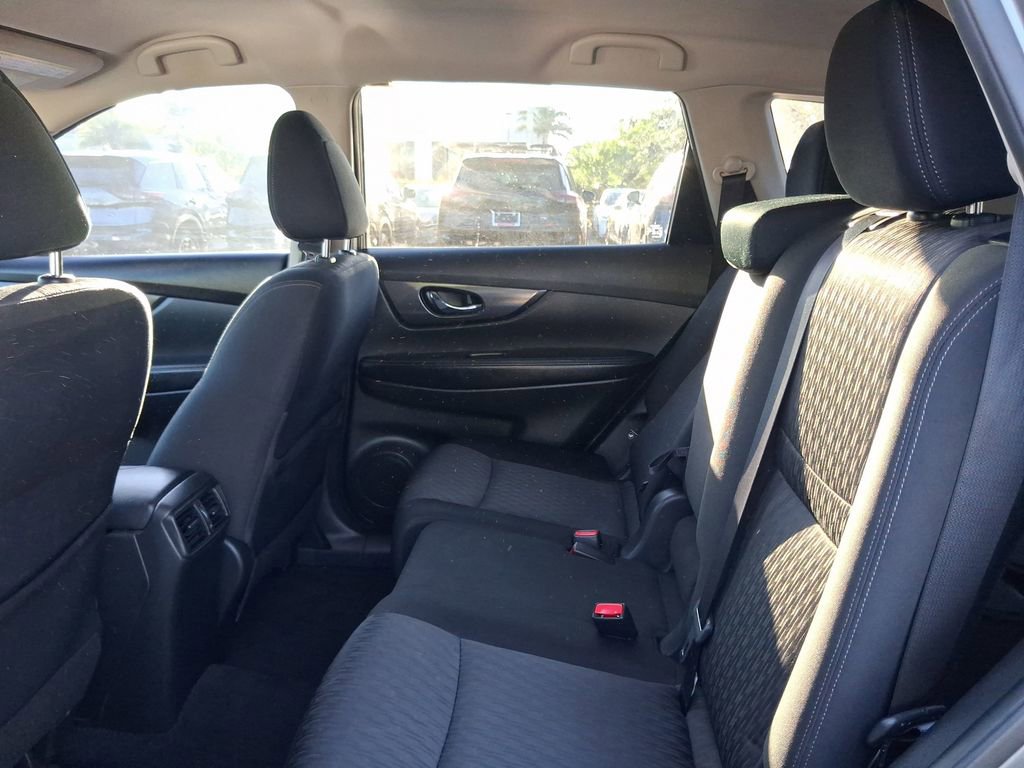 Used 2020 Nissan Rogue SV FWD image 7
