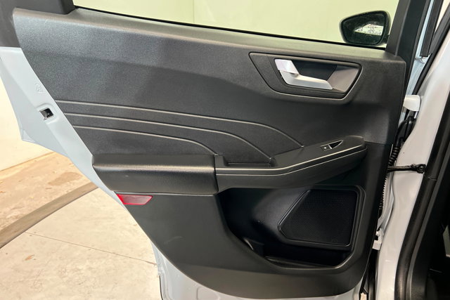 Used 2025 Ford Escape ST-Line image 18