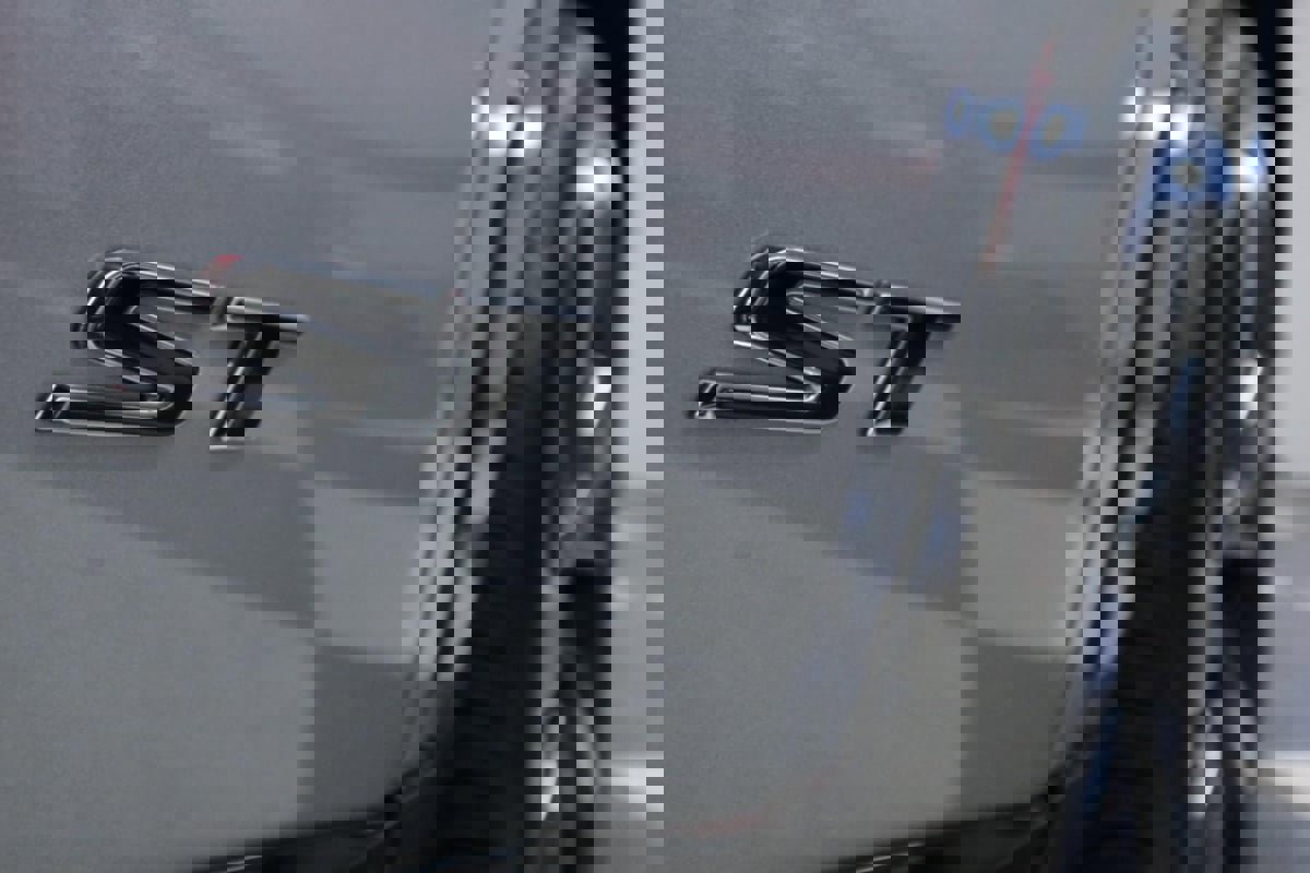 Used 2025 Buick Envision Sport Touring image 39