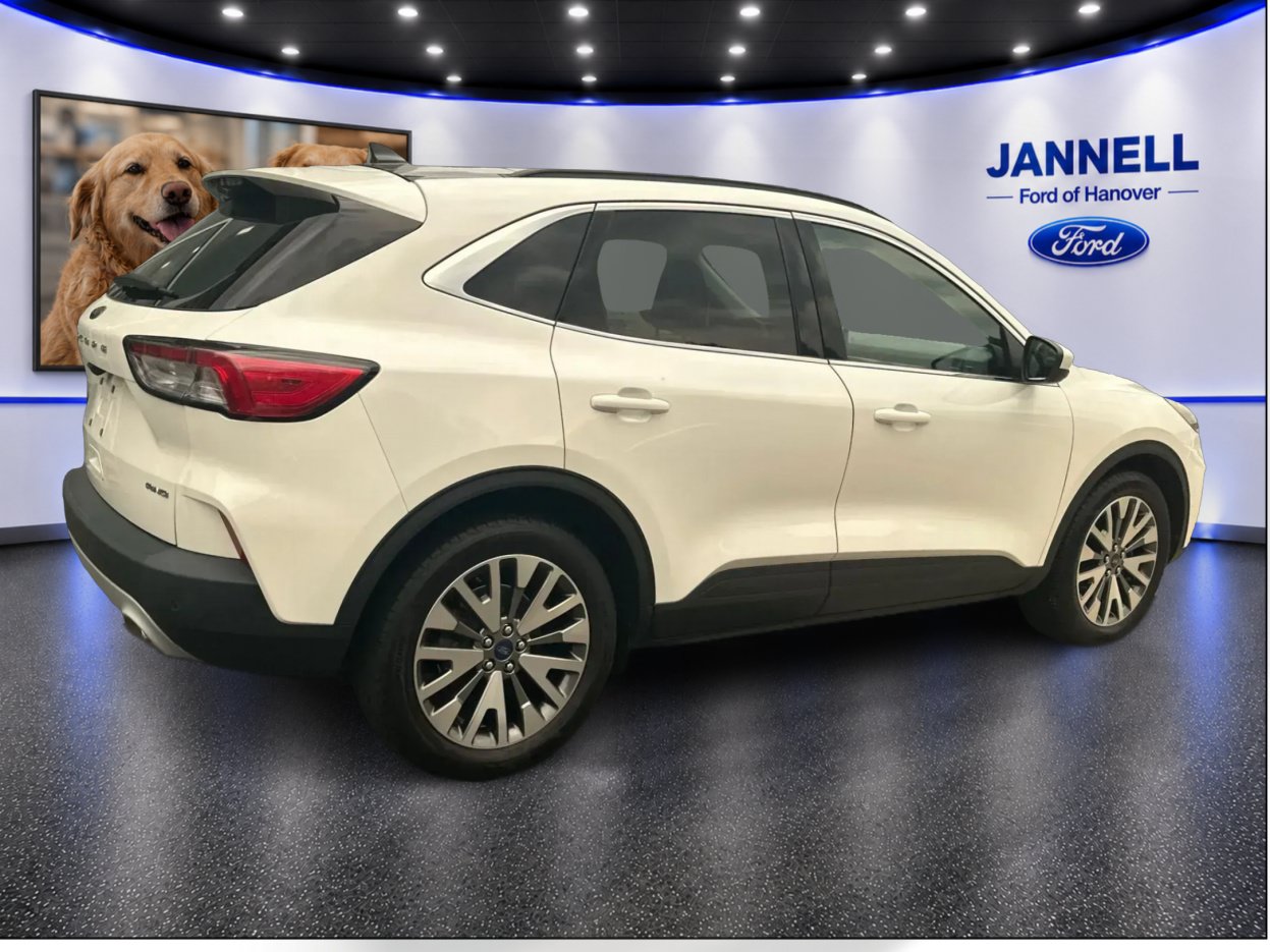 Used 2022 Ford Escape Titanium AWD/4WD image 6