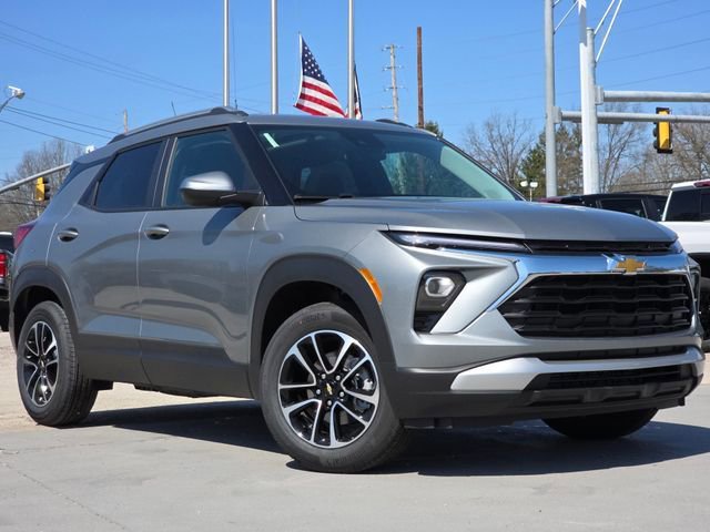 New 2026 Chevrolet TrailBlazer LT FWD image 2