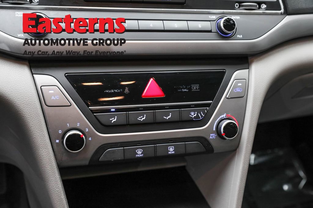 Used 2017 Hyundai Elantra SE w/ Cargo Package image 18