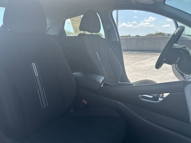 Used 2023 Hyundai Elantra SEL image 30
