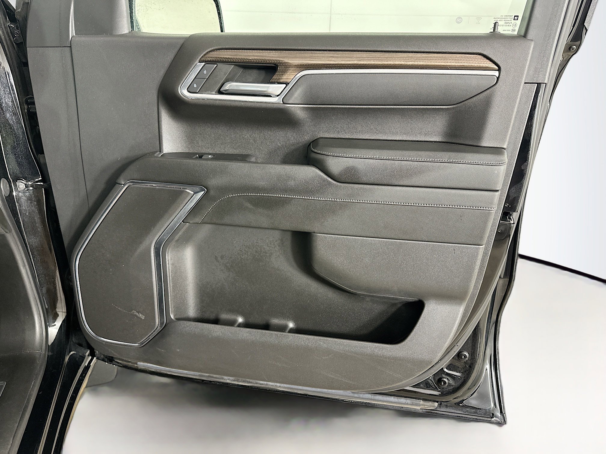 Used 2023 Chevrolet Silverado 1500 LT AWD/4WD image 31