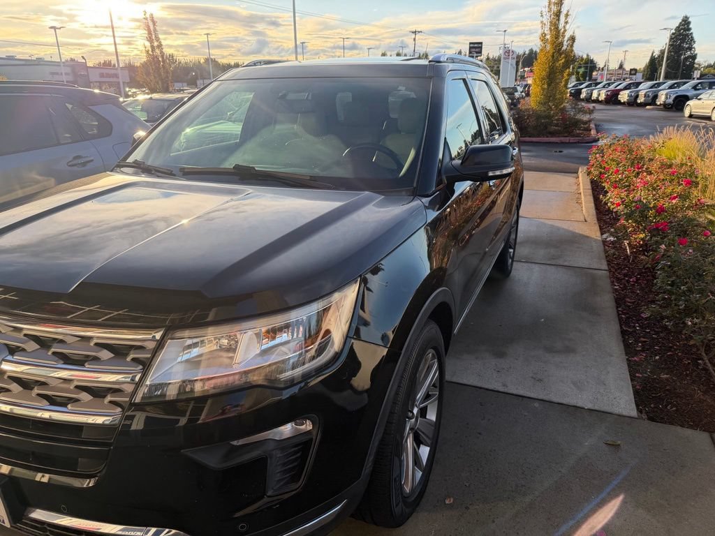 Used 2018 Ford Explorer Limited AWD/4WD image 2