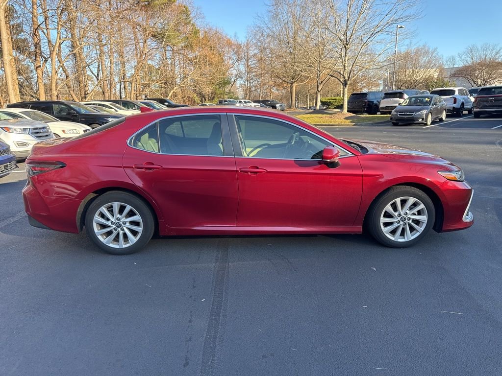 Used 2021 Toyota Camry LE image 17