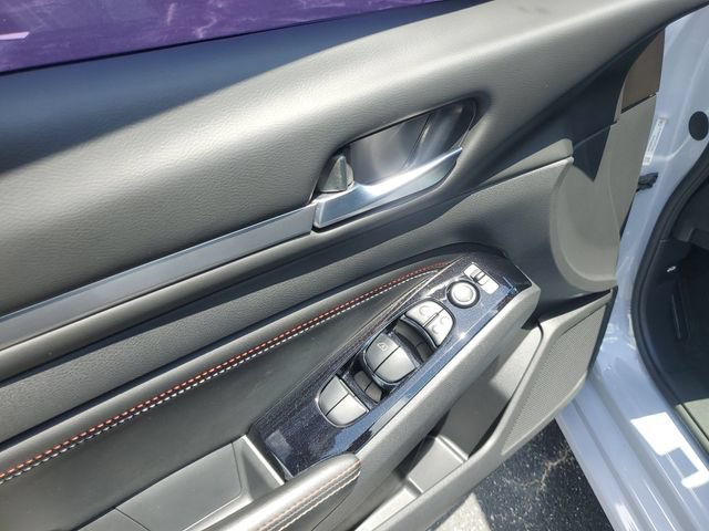 Used 2023 Nissan Altima 2.5 SR w/ SR Premium Package FWD image 13