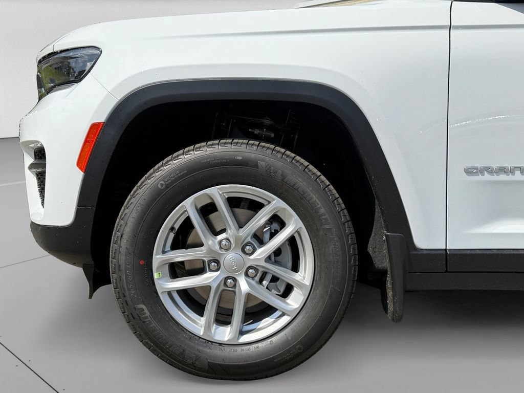 New 2026 Jeep Grand Cherokee Laredo AWD/4WD image 8