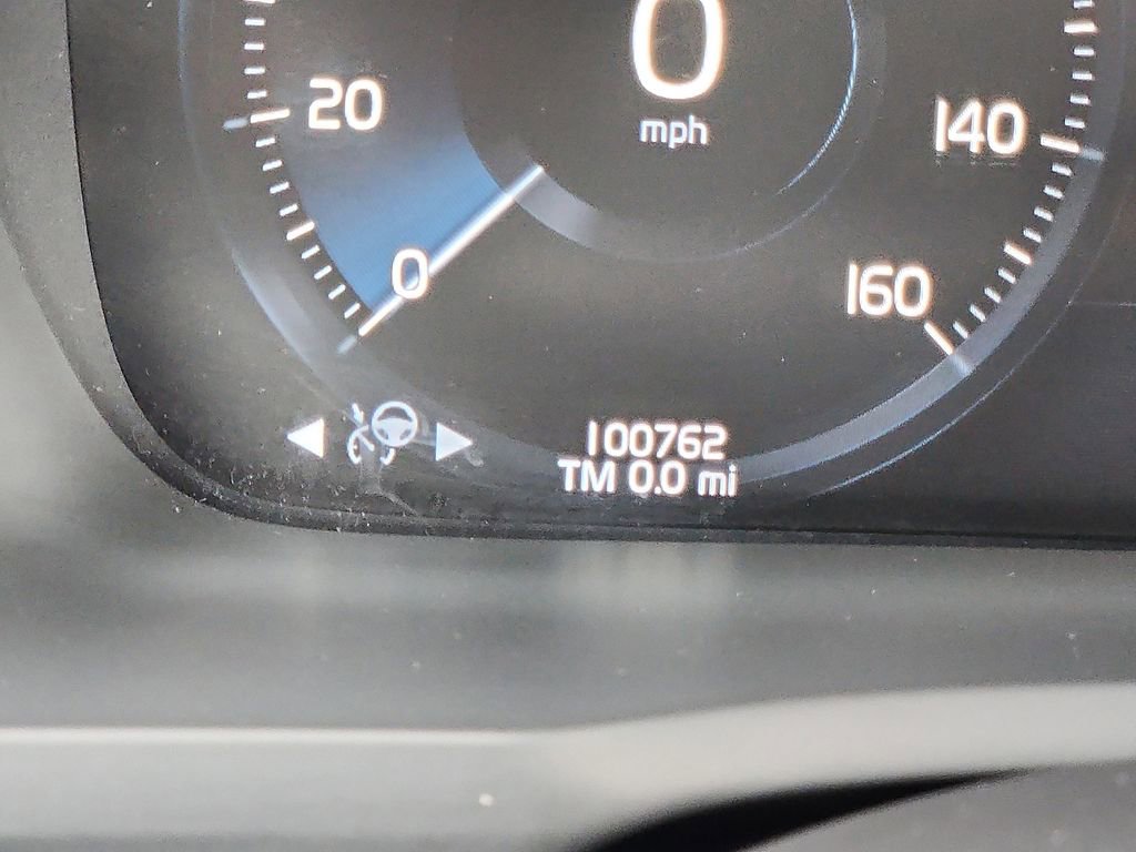 Used 2020 Volvo XC90 T6 Momentum w/ Protection Package Premier image 20