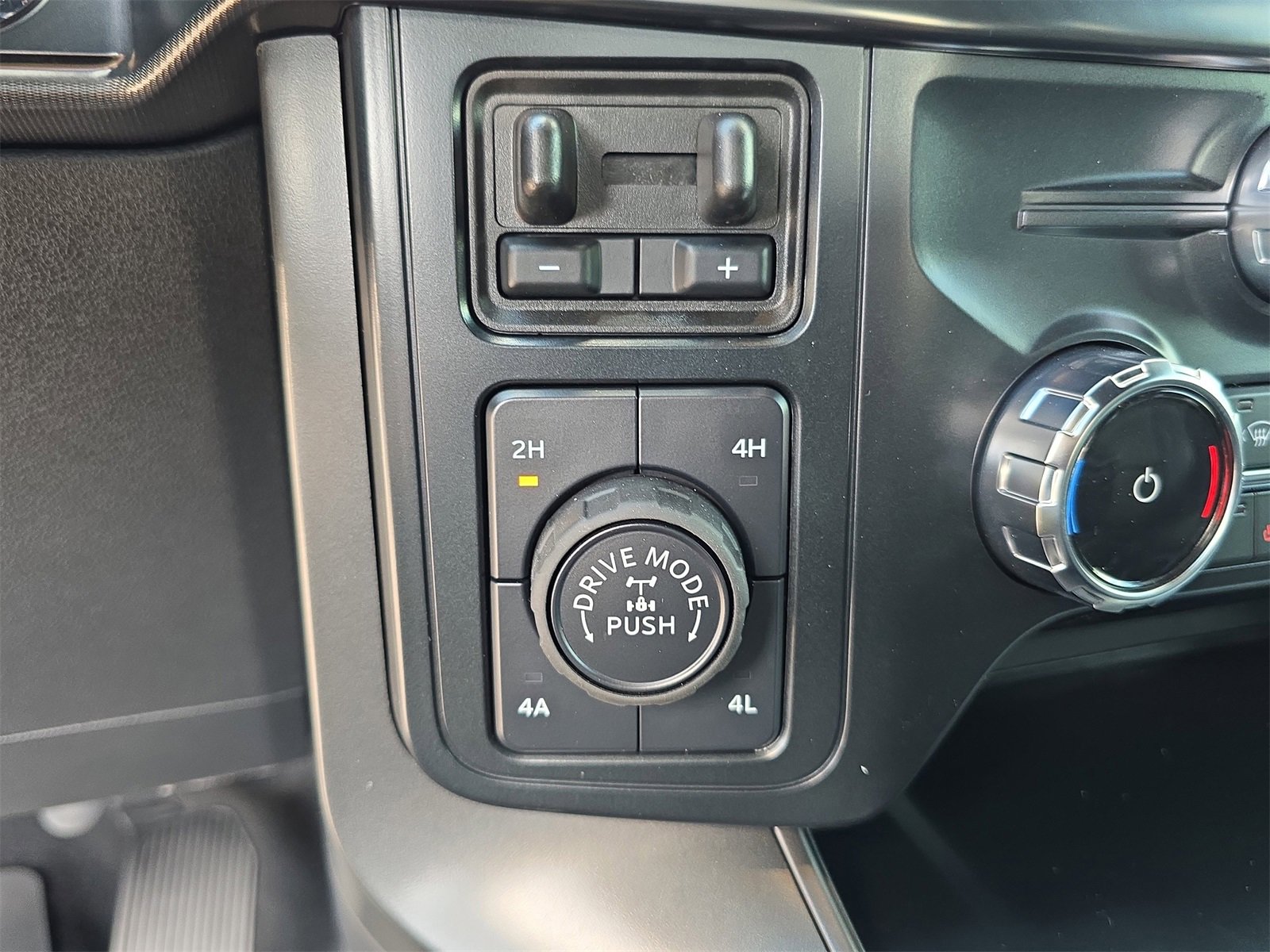 New 2025 Ford F150 Lariat w/ Equipment Group 501A Mid image 21