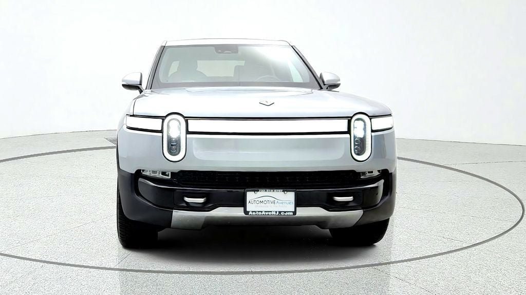 Used 2024 Rivian R1T Adventure Dual AWD/4WD image 2