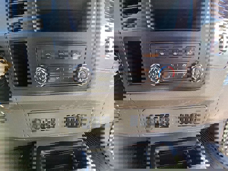 Used 2018 Nissan NV 3500 SL w/ Navigation Package image 37