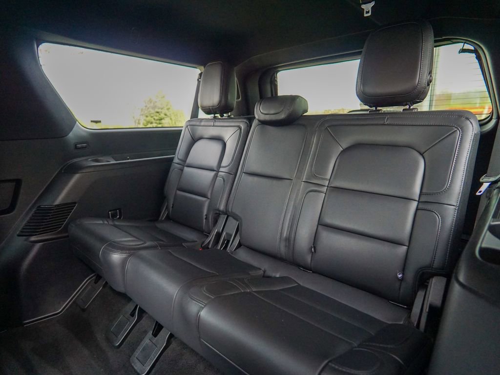 Used 2021 Lincoln Navigator L Reserve w/ Luxury Package image 40