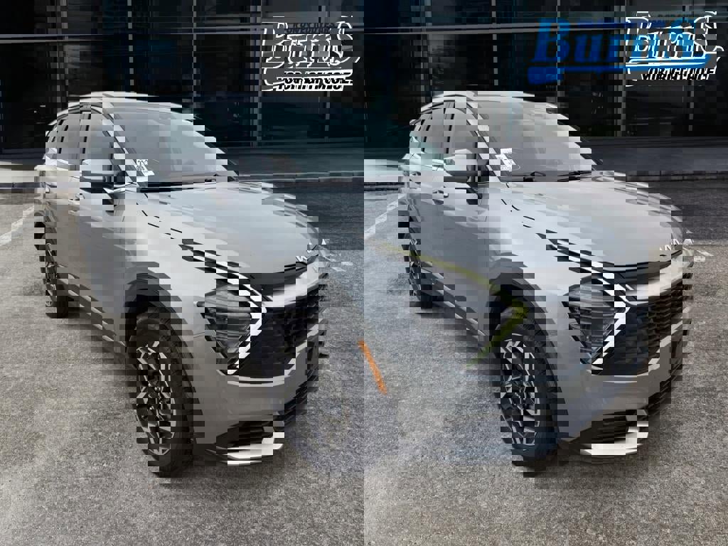 Used 2024 Kia Sportage LX image 1