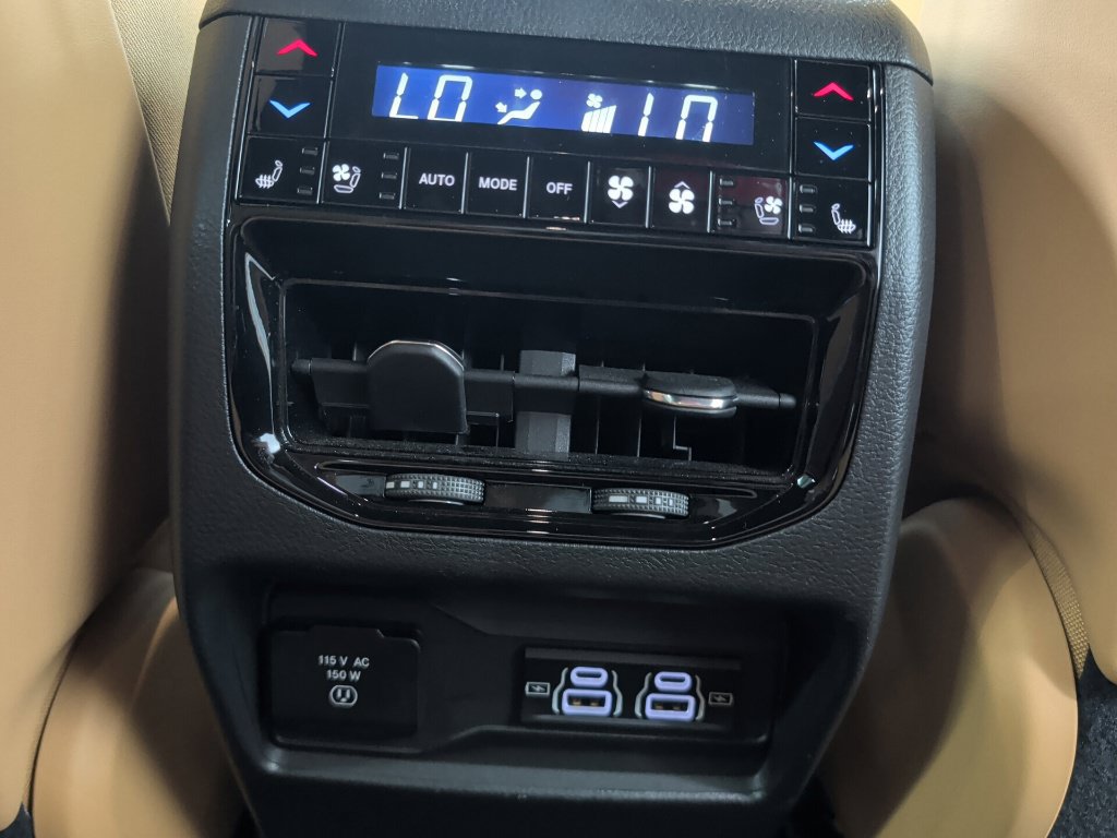 Used 2023 Jeep Grand Cherokee Summit AWD/4WD image 39