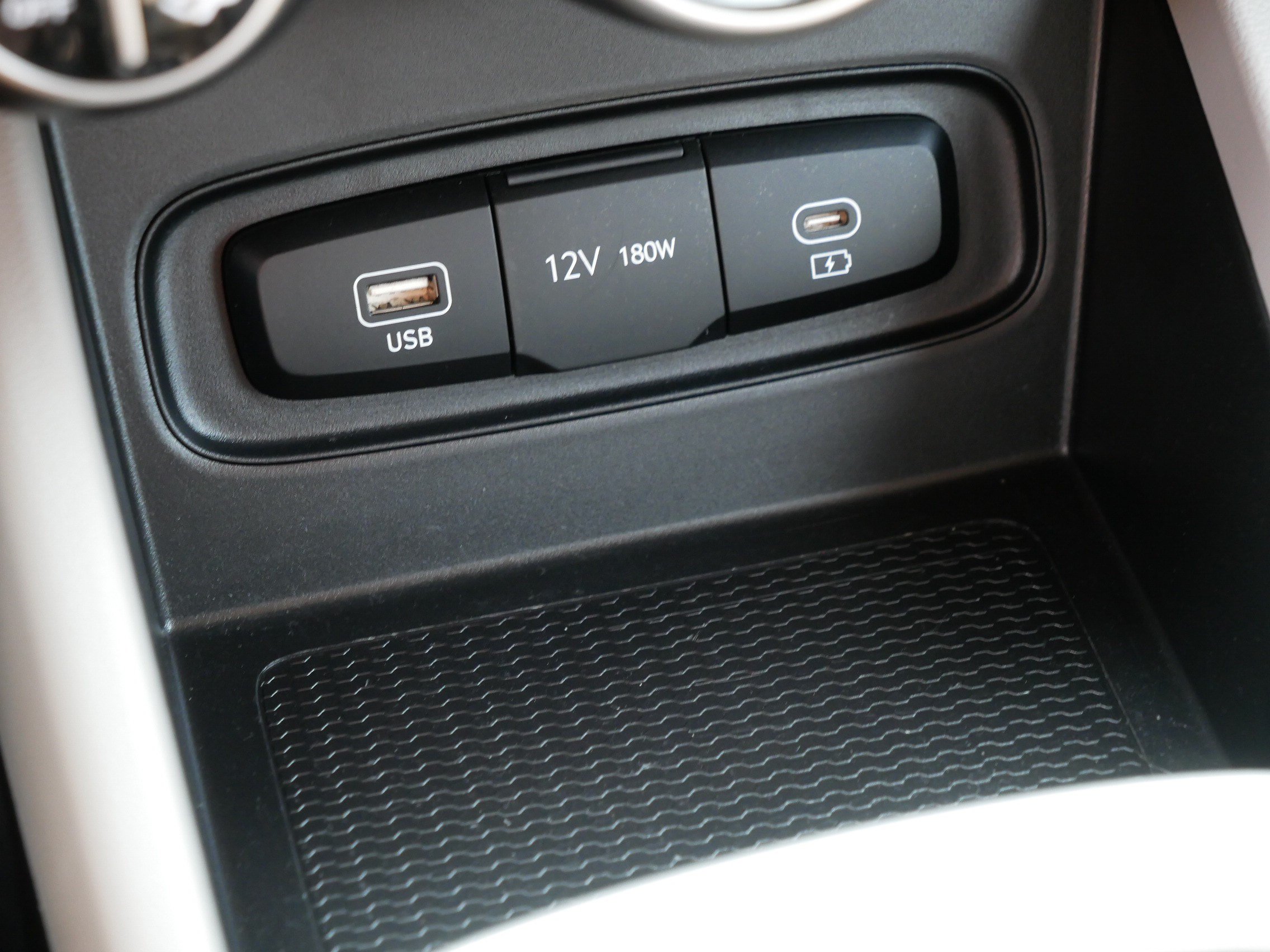 Used 2025 Hyundai Venue SEL FWD image 32