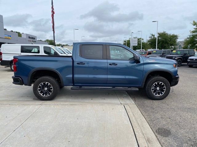 Used 2024 Chevrolet Silverado 1500 ZR2 w/ Technology Package AWD/4WD image 2
