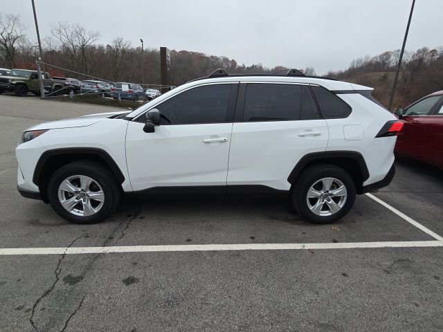 Used 2021 Toyota RAV4 LE video 2