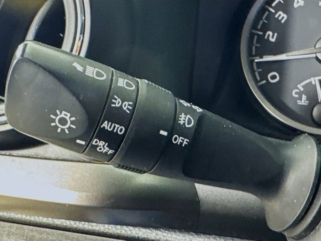 Used 2022 Toyota Tacoma SR5 RWD image 13