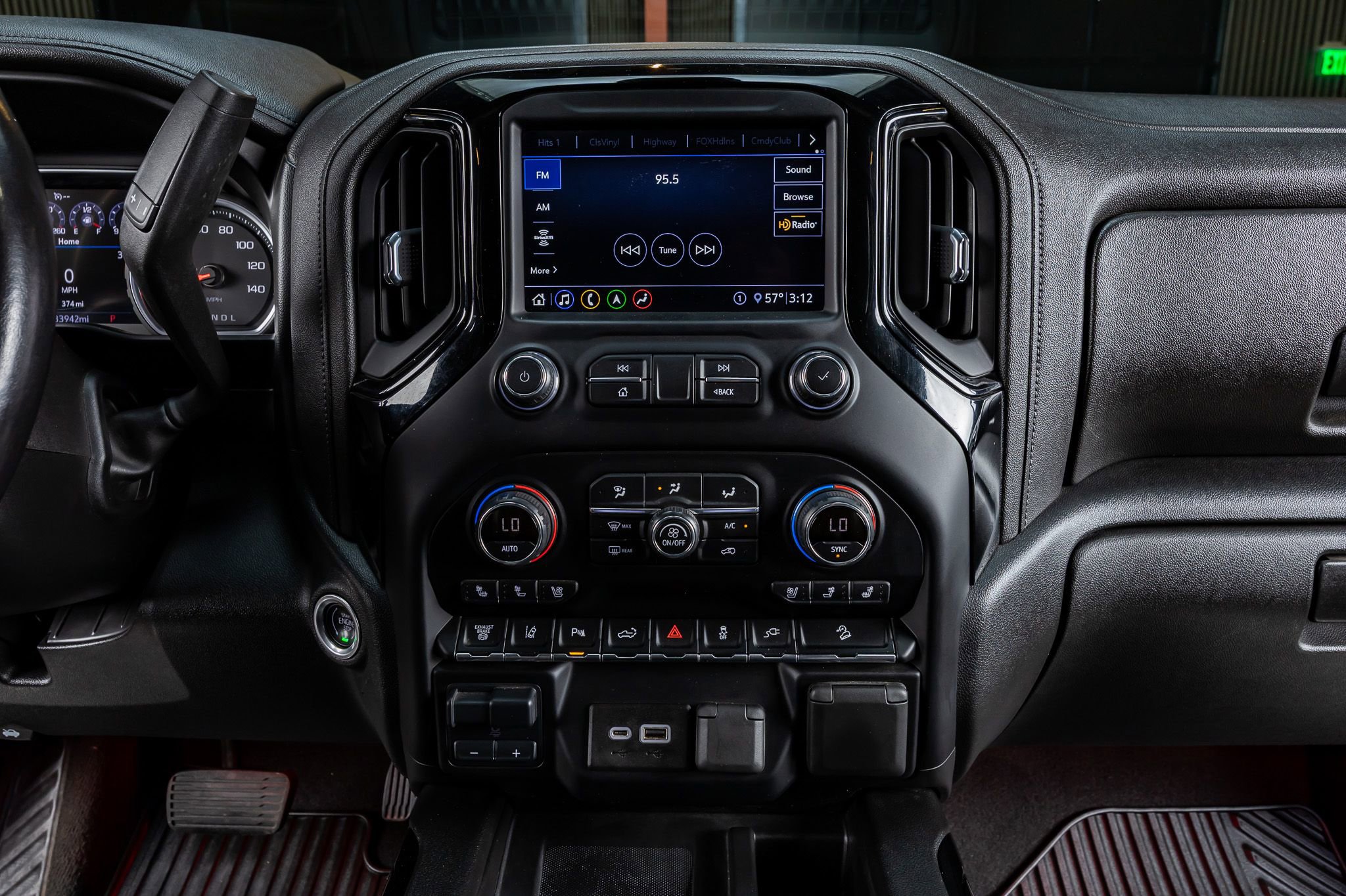 Used 2020 Chevrolet Silverado 2500 LTZ w/ LTZ Premium Package image 20