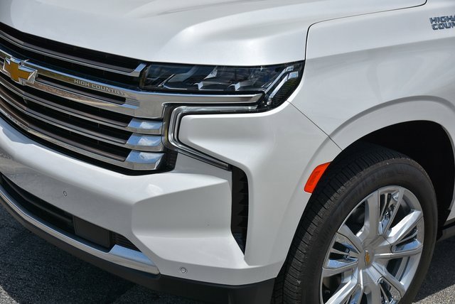 Used 2024 Chevrolet Suburban High Country image 5
