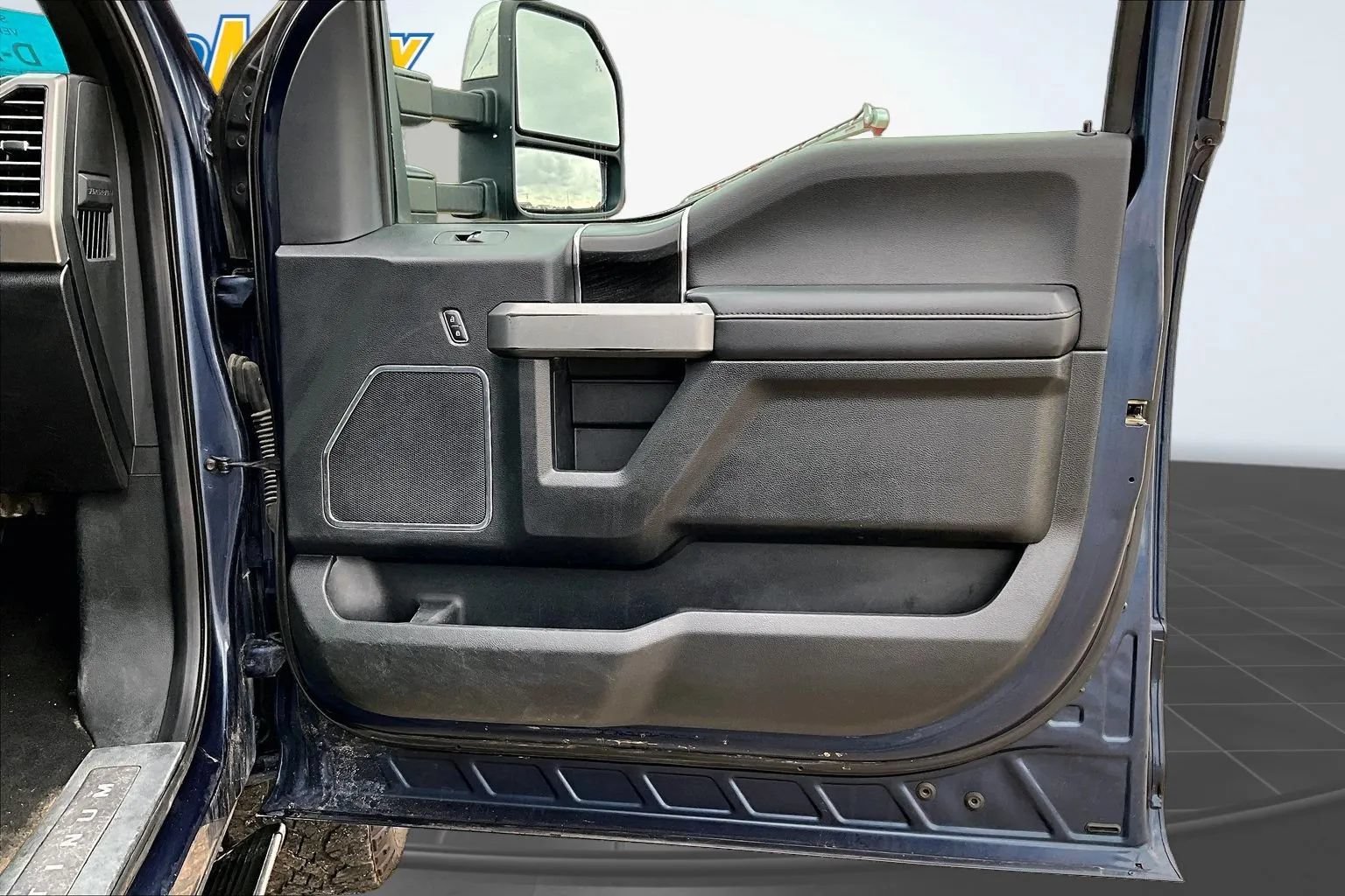 Used 2019 Ford F250 Platinum w/ Platinum Ultimate Package AWD/4WD image 27
