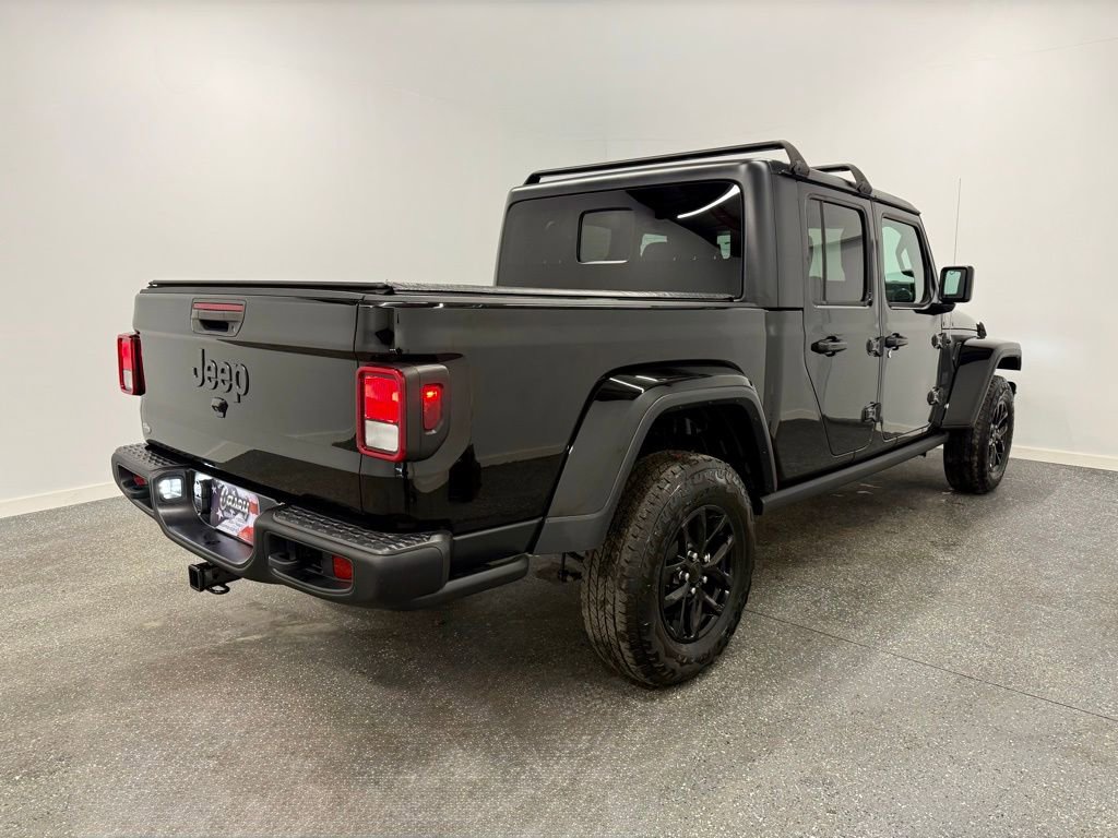 Used 2023 Jeep Gladiator Sport S image 9