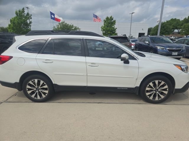 Used 2017 Subaru Outback 2.5i Limited image 2