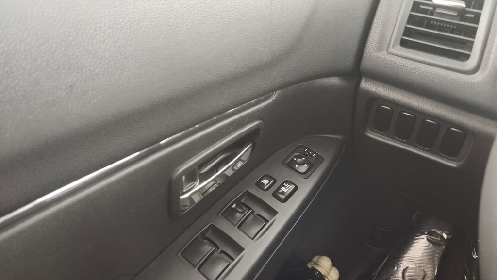 Used 2020 Mitsubishi Outlander Sport SE image 15