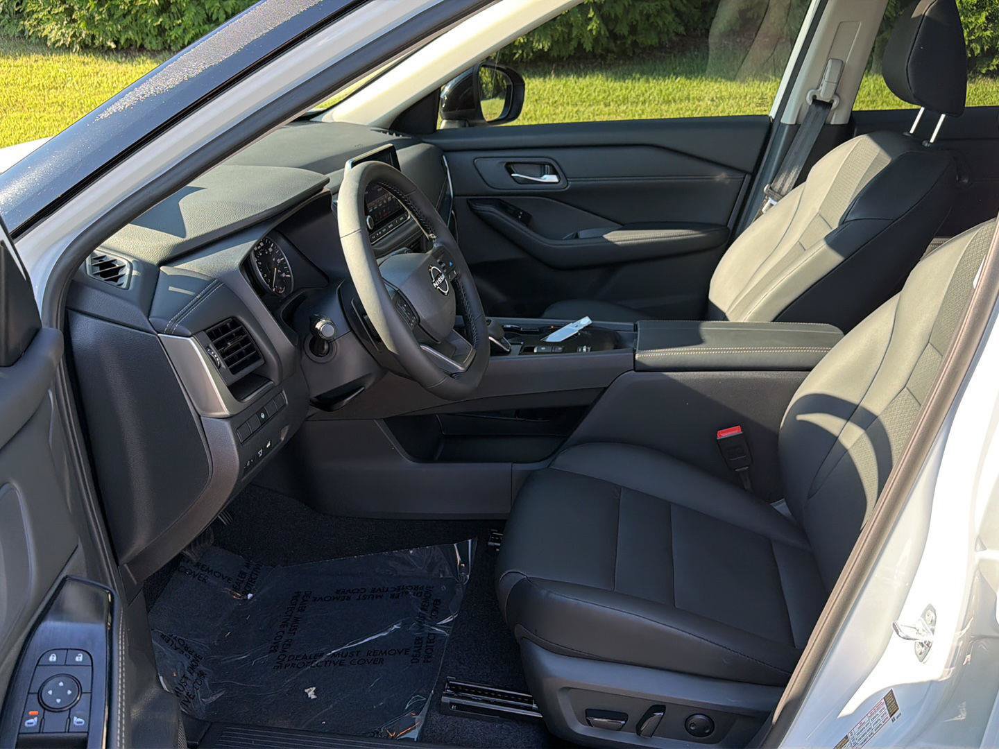 New 2026 Nissan Rogue Dark Armor FWD image 9