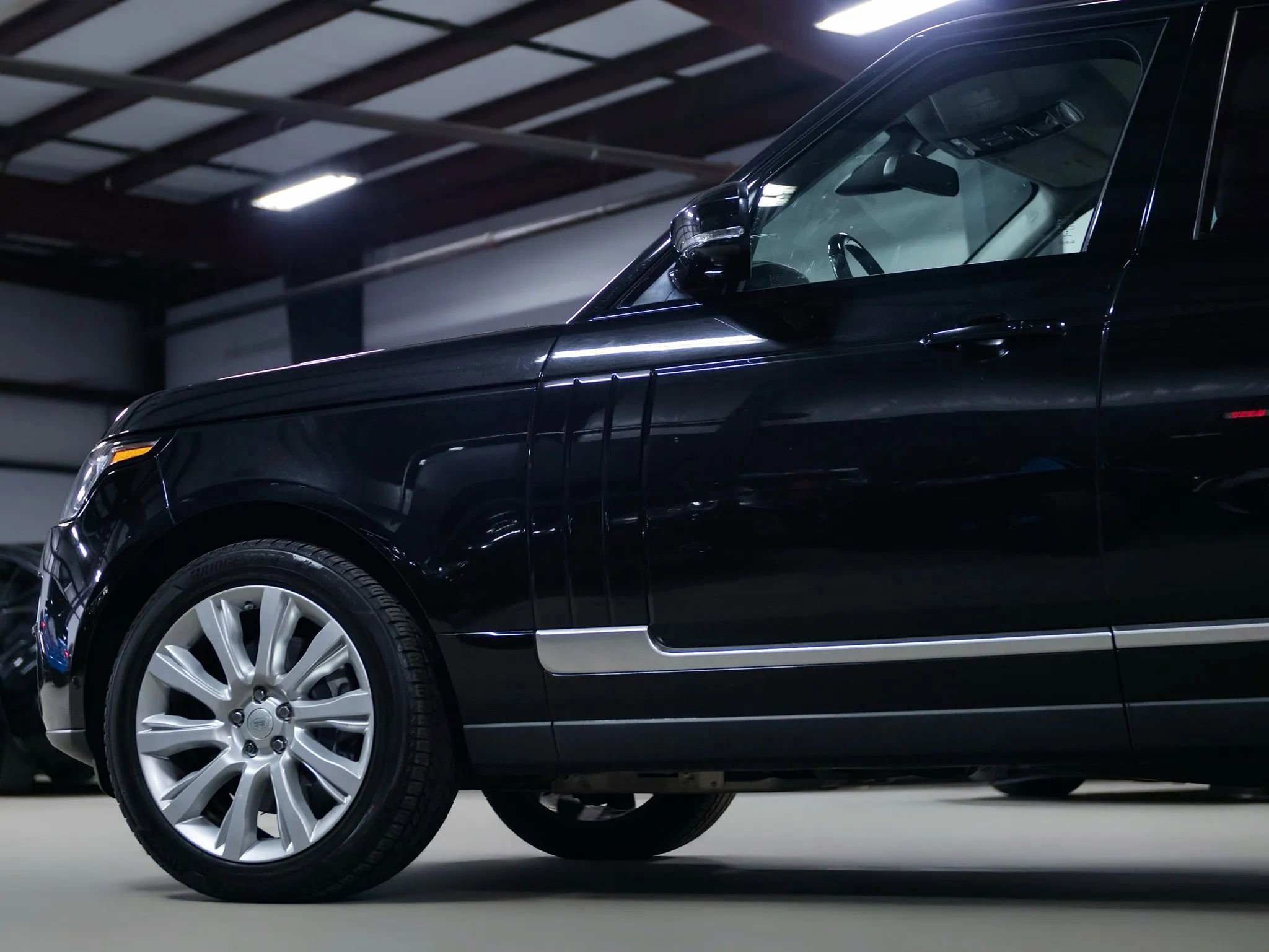 Used 2015 Land Rover Range Rover Supercharged image 18