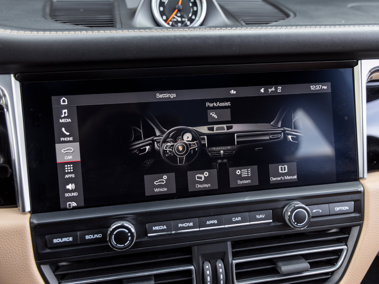 Certified 2021 Porsche Macan AWD/4WD image 43