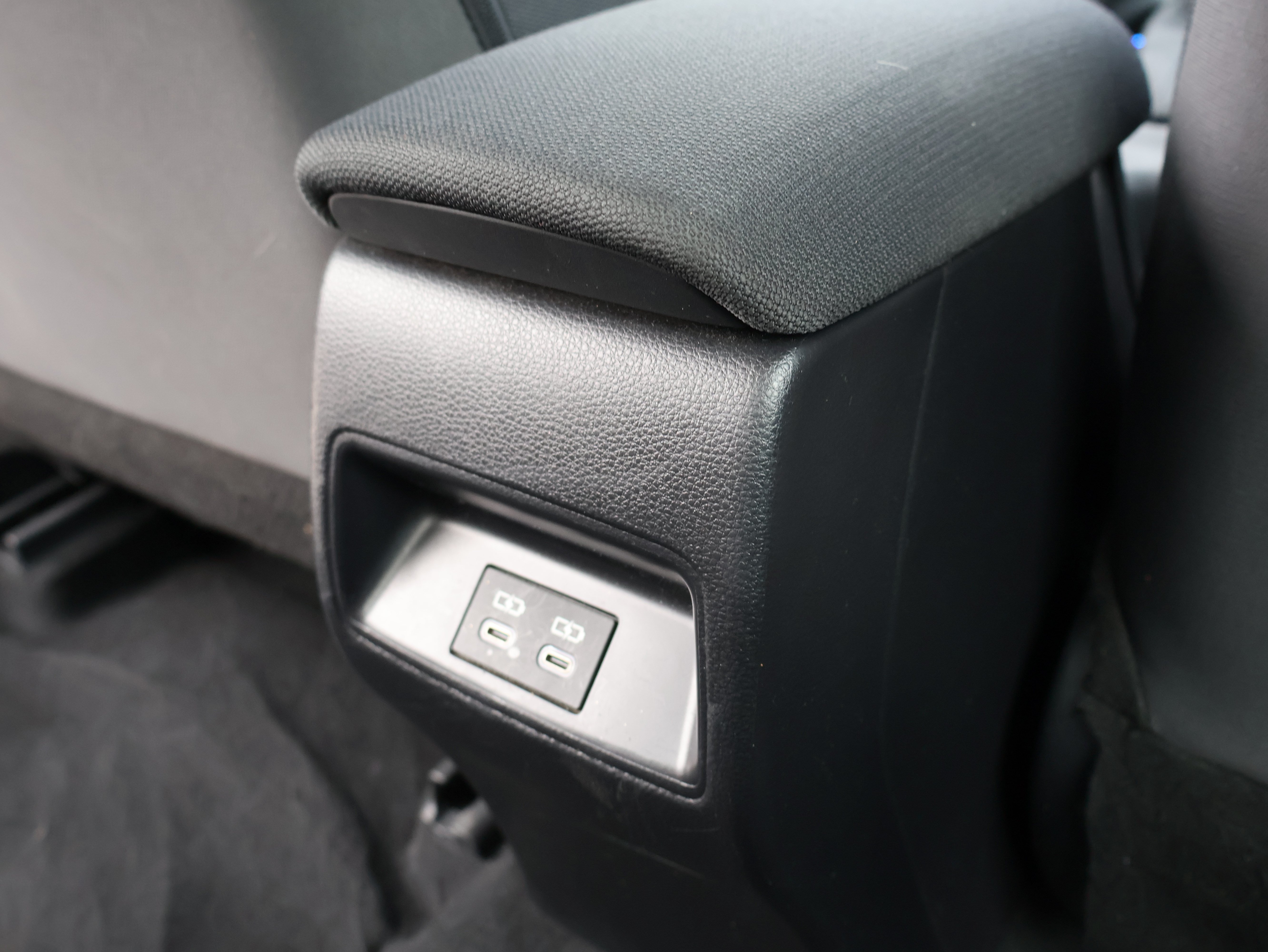 Used 2025 Toyota Corolla LE FWD image 12
