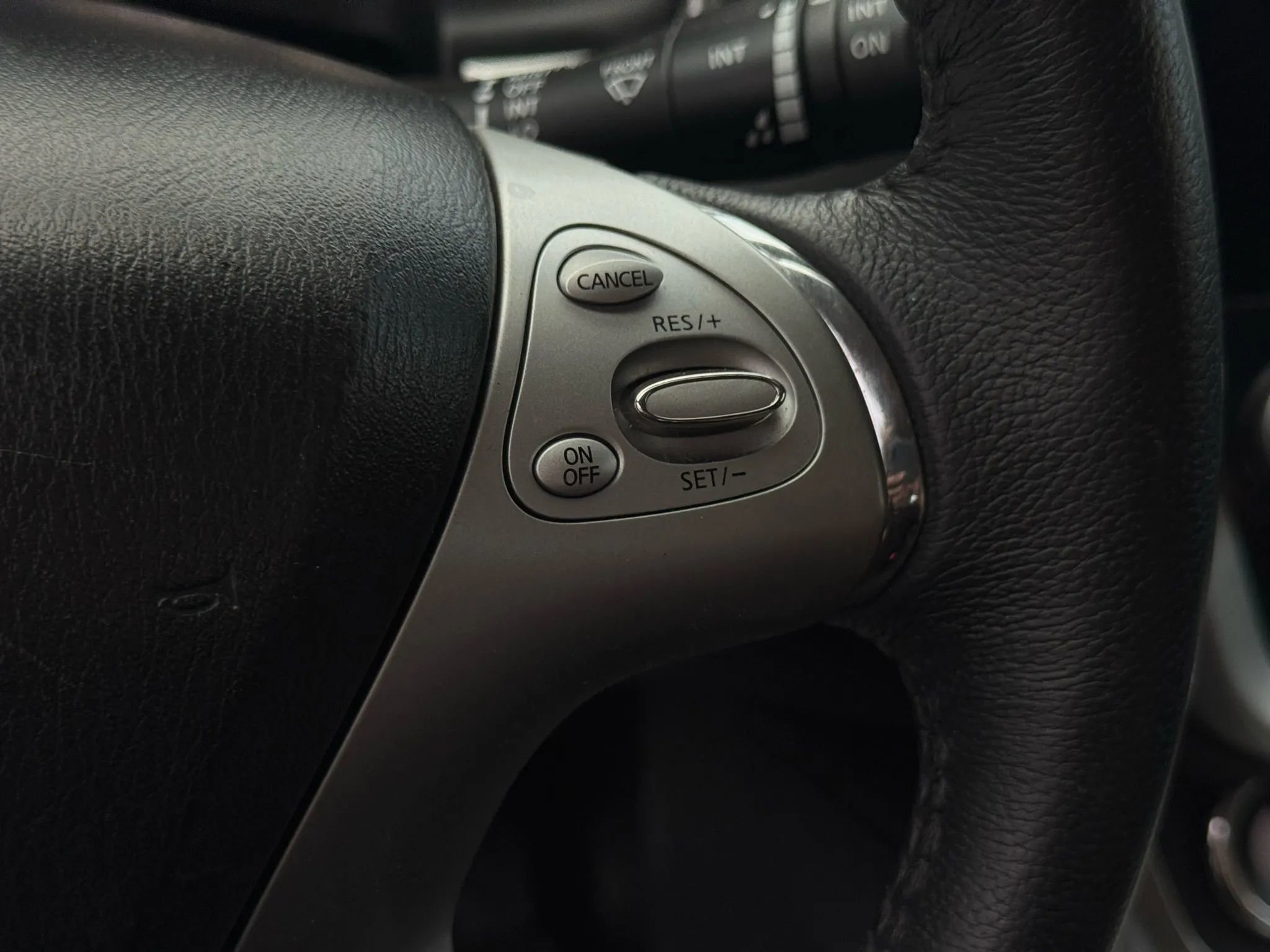 Used 2018 Nissan Murano SV image 32