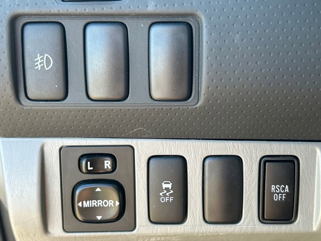 Used 2015 Toyota Tacoma 4x4 Double Cab w/ SR5 Package image 25