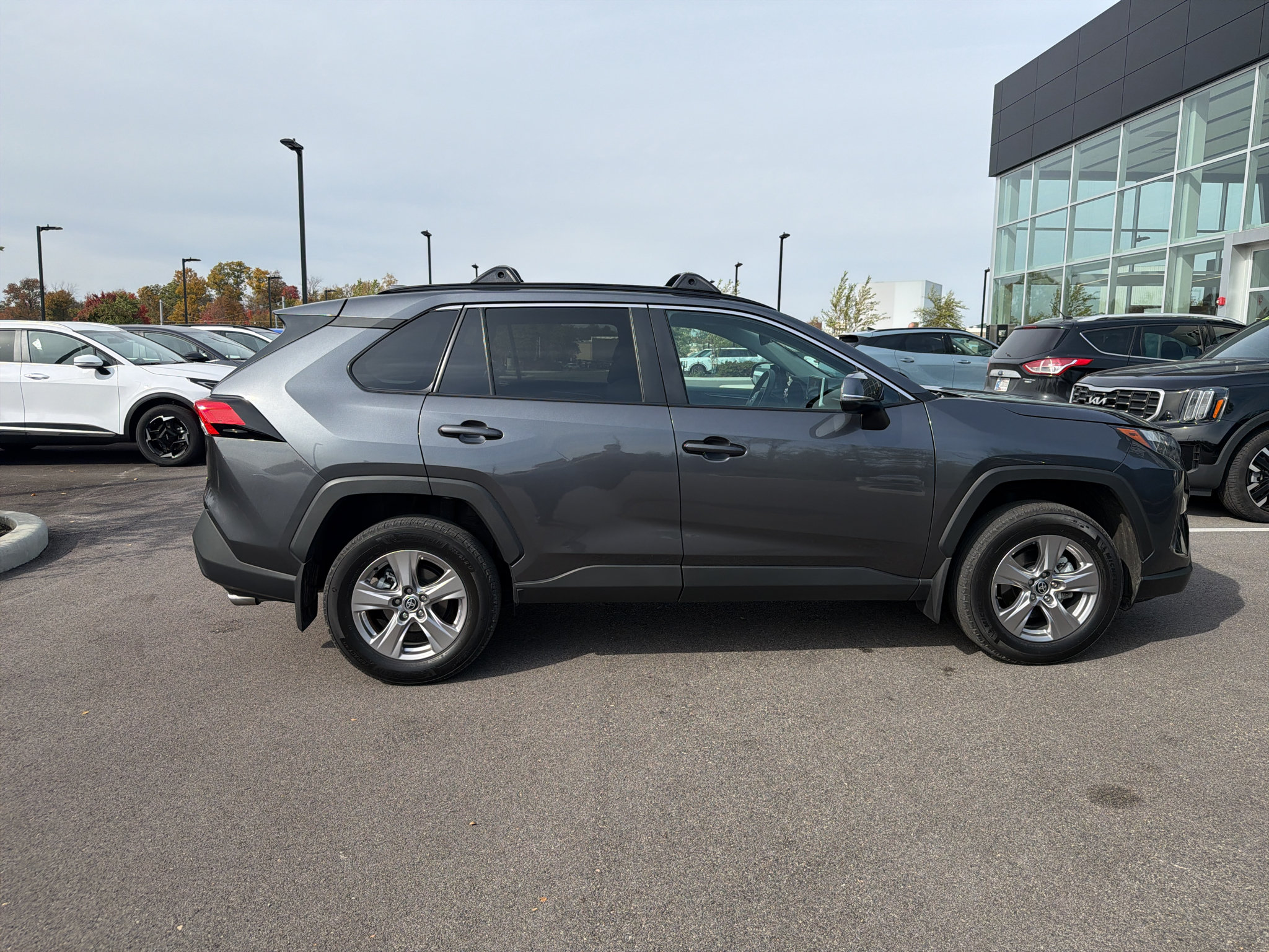 Used 2023 Toyota RAV4 XLE w/ Convenience Package AWD/4WD image 7