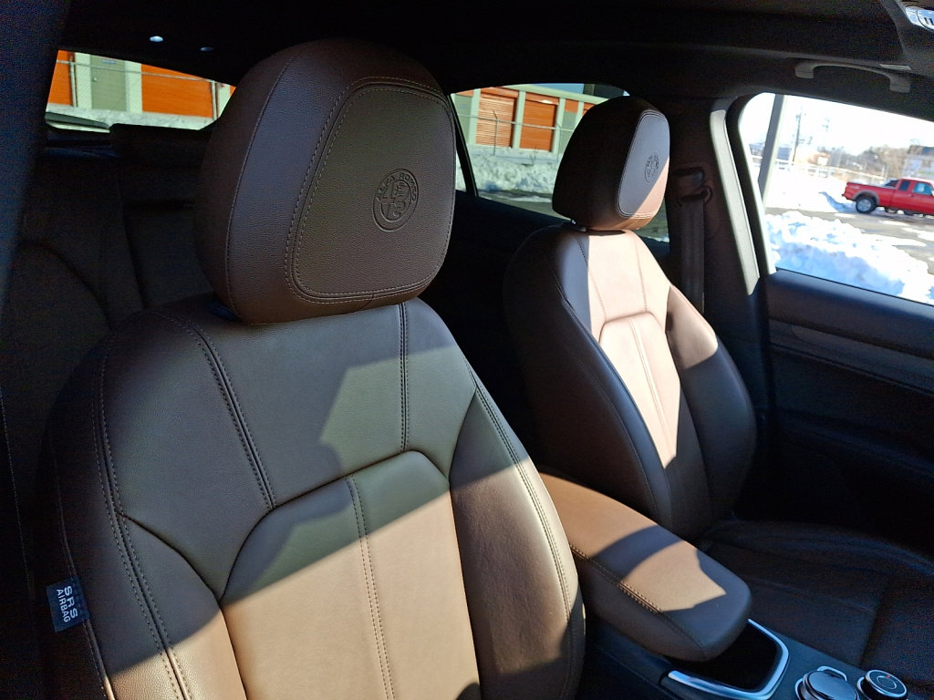 Used 2023 Alfa Romeo Stelvio Ti image 13