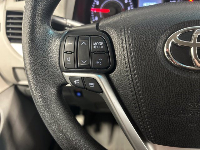 Used 2017 Toyota Sienna LE AWD/4WD image 24