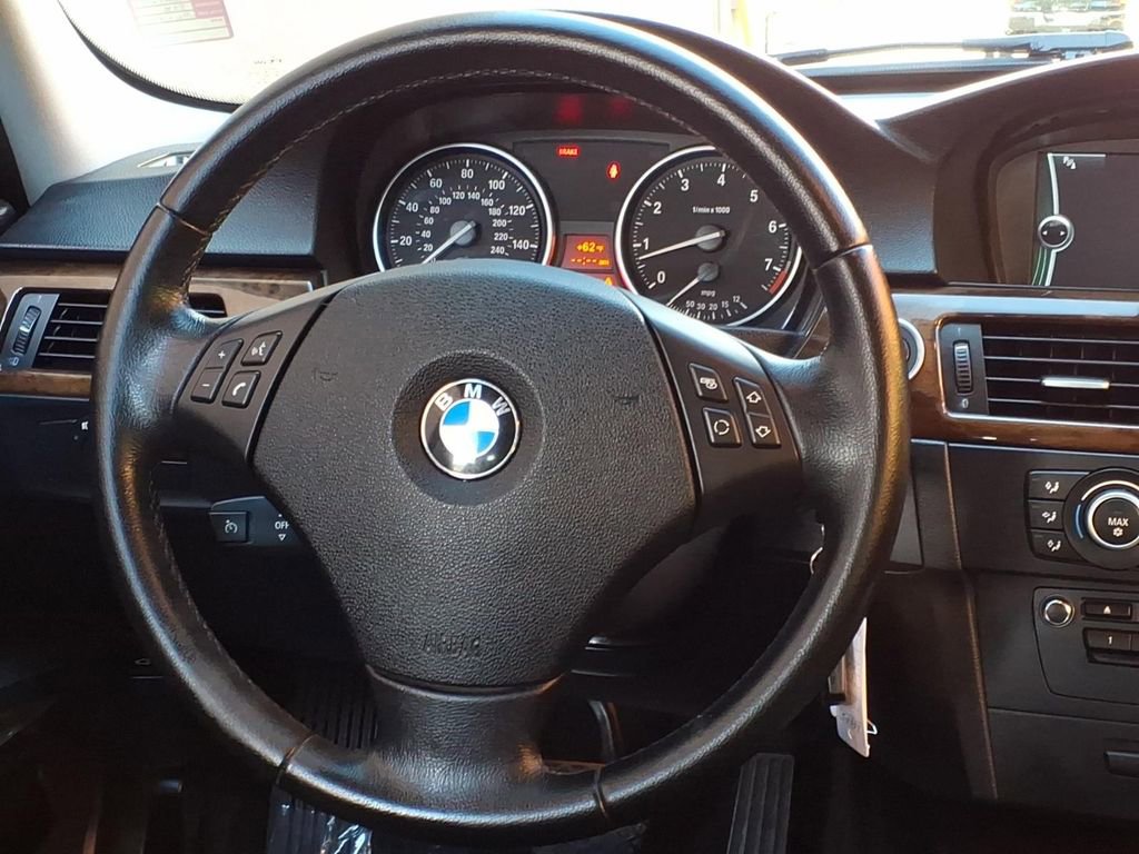 Used 2011 BMW 328i Sedan RWD image 9