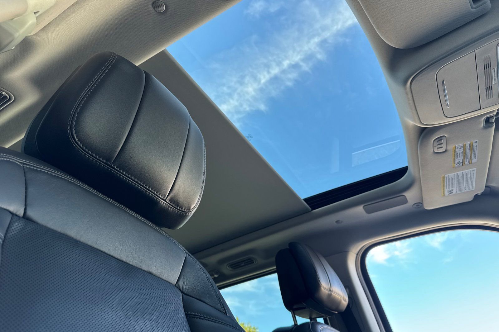 Certified 2025 Lincoln Navigator L Reserve image 16