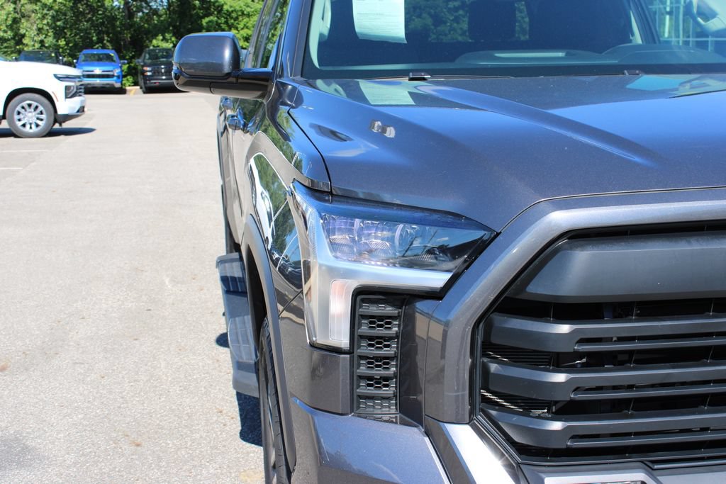 Used 2023 Toyota Tundra SR5 w/ SR5 Convenience Package AWD/4WD image 5