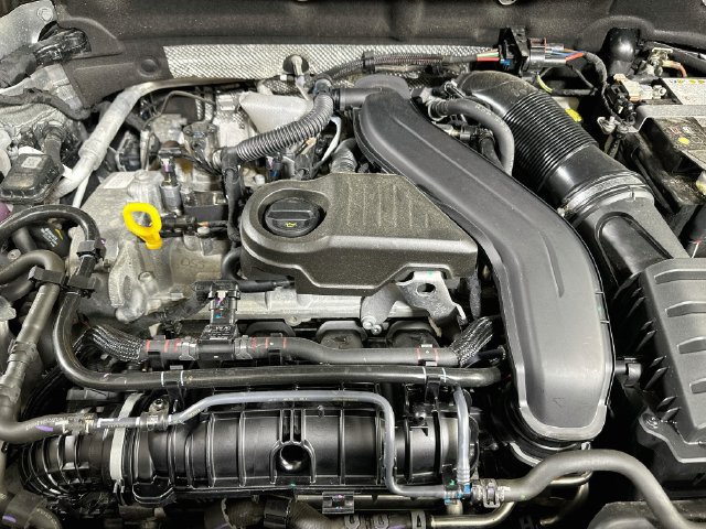 Certified 2025 Volkswagen Taos SEL AWD/4WD image 31