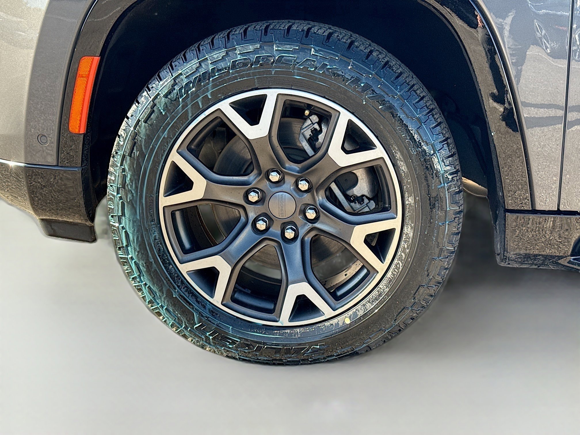 Used 2023 Jeep Wagoneer Series III w/ Convenience Group I image 9