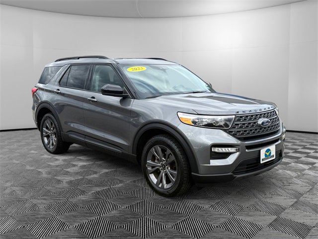 Used 2023 Ford Explorer XLT w/ Equipment Group 202A image 7