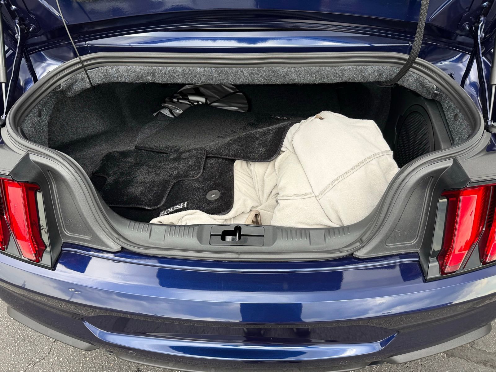 Used 2019 Ford Mustang GT Premium w/ Equipment Group 401A RWD image 41