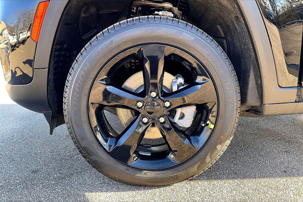 New 2025 Jeep Grand Cherokee Limited image 12