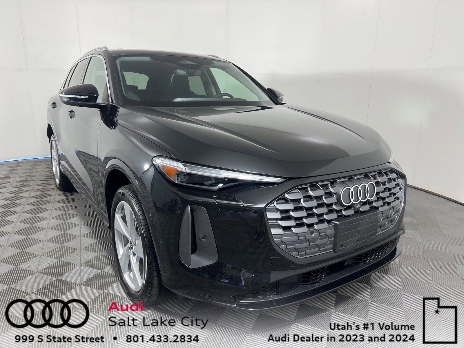 Used 2025 Audi Q5 Premium Plus w/ Premium Plus