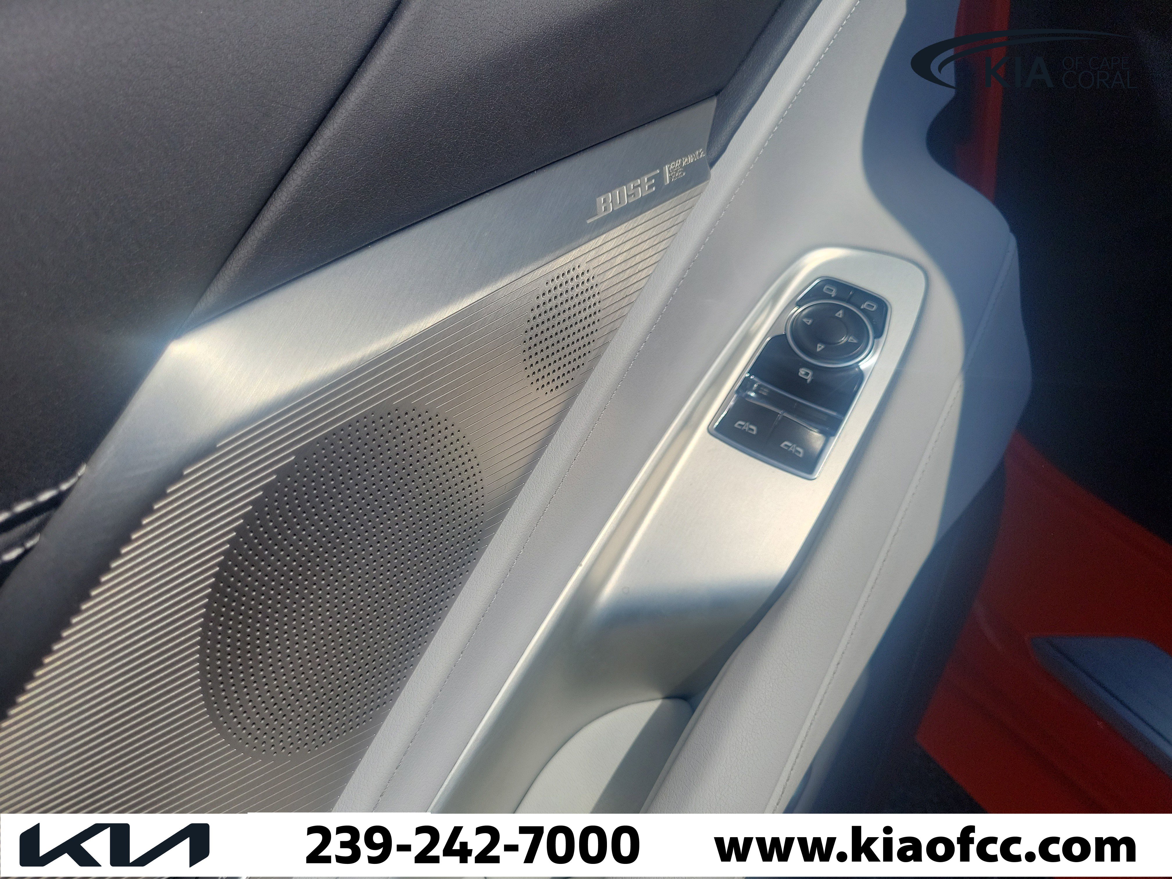 Used 2020 Chevrolet Corvette Stingray Preferred Cpe w/ 2LT Preferred Equipment Group RWD image 12