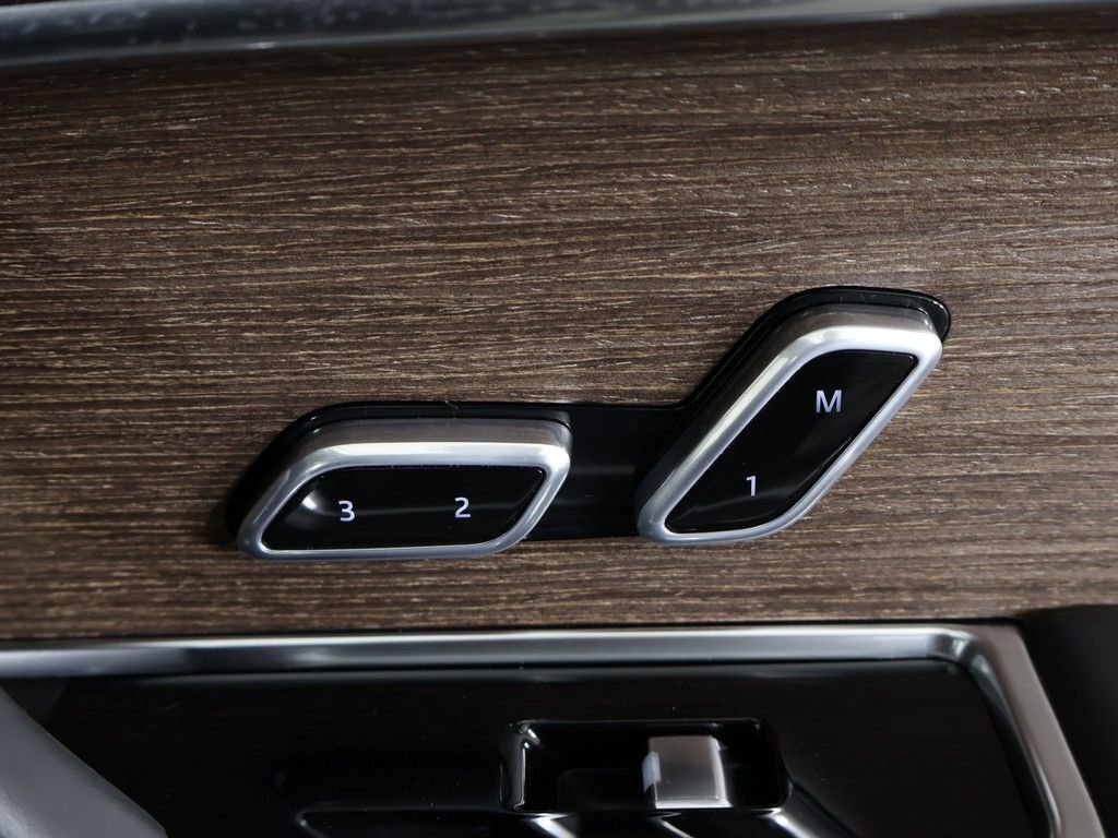 Used 2025 Land Rover Range Rover Autobiography AWD/4WD image 42